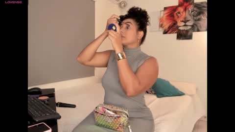 Snapshot of imacwenn_ chatting on January 9, 2025, 3:12 pm Sofia online show from January 9, 2025, 3:12 pm