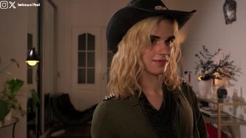 Snapshot of imkawaiiboi chatting on October 30, 2025, 10:21 pm sasha hethey online show from October 30, 2025, 10:21 pm