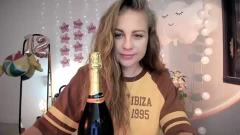 ImKeira online show from June 17, 2026, 8:43 pm