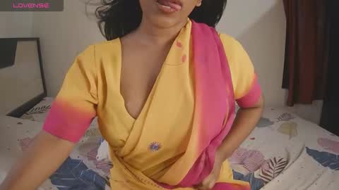 Snapshot of imlovelyrose chatting on September 21, 2025, 11:56 am ROSE online show from September 21, 2025, 11:56 am