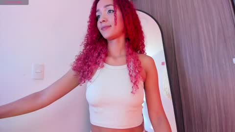 Snapshot of immia_rosse chatting on December 10, 2024, 10:05 pm mia --------- COL TIME online show from December 10, 2024, 10:05 pm