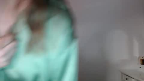 Snapshot of immouss chatting on December 7, 2024, 11:34 pm Pola online show from December 7, 2024, 11:34 pm