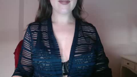 Snapshot of immouss chatting on December 17, 2024, 8:32 pm Pola online show from December 17, 2024, 8:32 pm