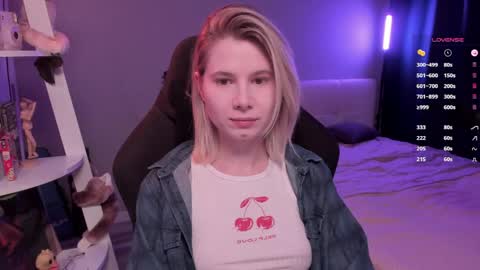 Mia online show from April 19, 2026, 10:47 am