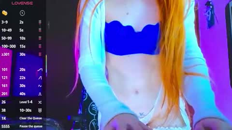 Lora online show from November 5, 2025, 3:01 pm