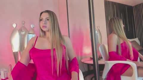 Snapshot of imvictoria_ chatting on November 4, 2025, 9:36 pm imvictoria_ online show from November 4, 2025, 9:36 pm