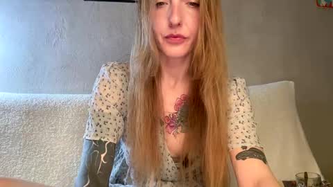 oksana  online show from April 10, 2026, 5:39 pm