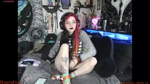 Snapshot of inarafoxxx chatting on January 21, 2025, 9:25 pm Inarafoxx online show from January 21, 2025, 9:25 pm