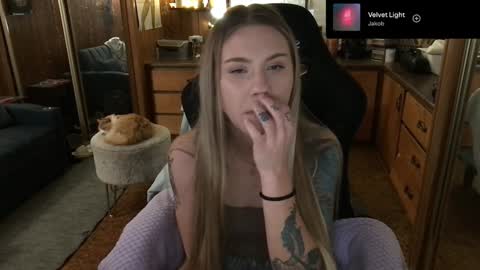 Snapshot of incognitoqueen chatting on December 31, 2024, 6:37 am Carter online show from December 31, 2024, 6:37 am