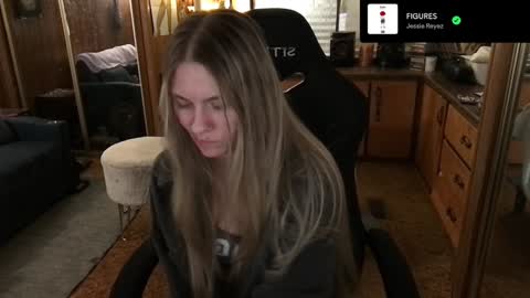 Snapshot of incognitoqueen chatting on January 1, 2025, 11:16 am Carter online show from January 1, 2025, 11:16 am