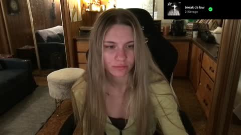 Snapshot of incognitoqueen chatting on January 4, 2025, 10:49 am Carter online show from January 4, 2025, 10:49 am