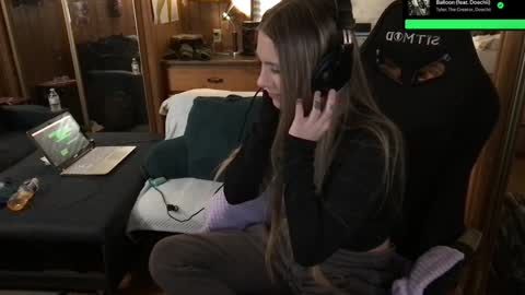Snapshot of incognitoqueen chatting on February 4, 2025, 7:18 am Carter online show from February 4, 2025, 7:18 am