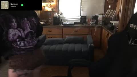 Snapshot of incognitoqueen chatting on October 24, 2025, 1:35 am Carter online show from October 24, 2025, 1:35 am