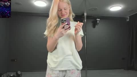 Masha online show from May 22, 2026, 7:52 pm