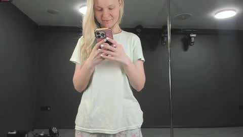 Masha online show from May 24, 2026, 8:14 pm