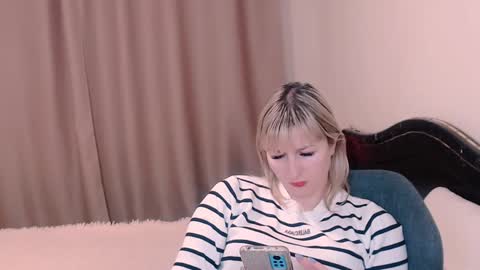 incredible_ariela online show from February 2, 2025, 1:30 pm