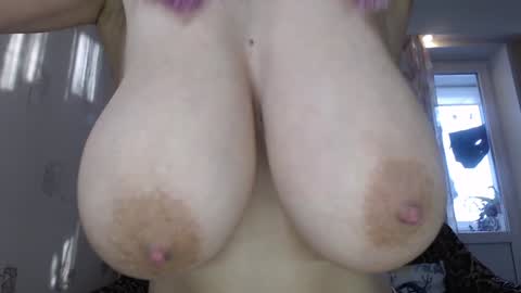 IncrediblyOmelia online show from February 4, 2026, 8:20 am