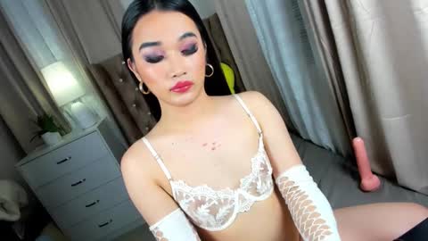 indestructabletrixie online show from December 21, 2024, 3:20 pm