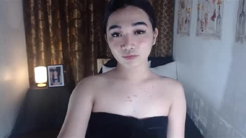 indestructabletrixie online show from January 6, 2025, 10:02 am