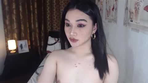 indestructabletrixie online show from March 11, 2025, 2:07 pm