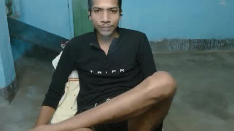 Snapshot of indian_bengali_boy chatting on November 17, 2025, 2:28 am Suman Leo online show from November 17, 2025, 2:28 am