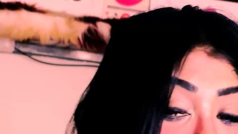 Bella Ambrosia online show from December 1, 2025, 12:59 am