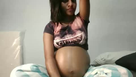 Snapshot of indian_ezzy chatting on October 21, 2025, 5:02 pm indian_ezzy online show from October 21, 2025, 5:02 pm