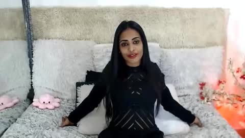Jazmin online show from September 19, 2025, 11:49 pm