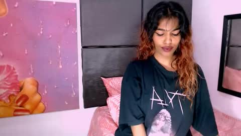 indianangelx online show from December 15, 2025, 9:24 am