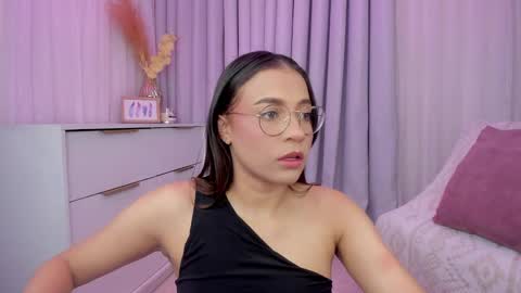 Snapshot of indiancutie_ chatting on December 29, 2024, 5:44 pm MIA online show from December 29, 2024, 5:44 pm