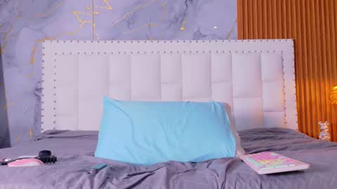 LITTLE AINHOA  online show from September 29, 2025, 7:40 pm