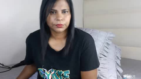 Snapshot of indiandreams_ chatting on November 17, 2025, 9:37 am Palavi online show from November 17, 2025, 9:37 am