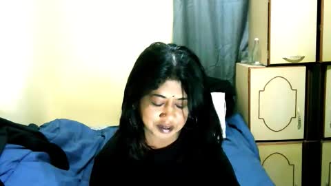 Snapshot of indianpleasures21 chatting on May 4, 2026, 7:04 am indianpleasures21 online show from May 4, 2026, 7:04 am