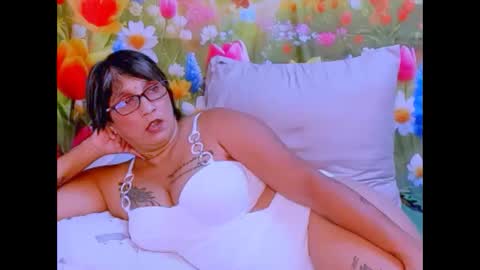 Snapshot of indianroxy07 chatting on October 14, 2025, 6:52 pm roxy online show from October 14, 2025, 6:52 pm