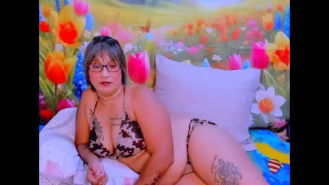 Snapshot of indianroxy07 chatting on October 17, 2025, 8:11 pm roxy online show from October 17, 2025, 8:11 pm