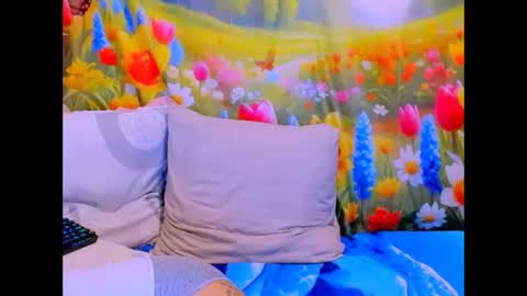 indianroxy27 online show from March 24, 2026, 4:17 am