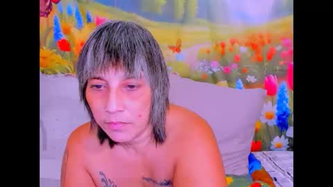 indianroxy27 online show from April 14, 2026, 7:03 am