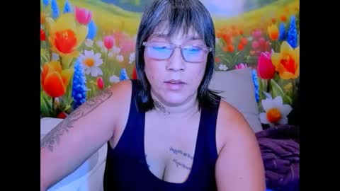 indianroxy27 online show from May 21, 2026, 11:23 pm