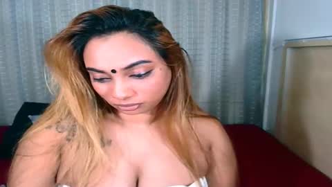 goddess online show from November 9, 2025, 6:50 pm