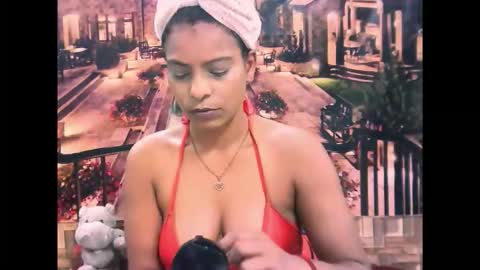 indiansexyass4u2luv online show from April 13, 2026, 5:35 am