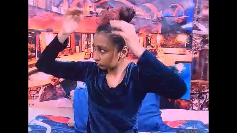 indiansexybutt4u2luv online show from April 2, 2026, 5:49 am