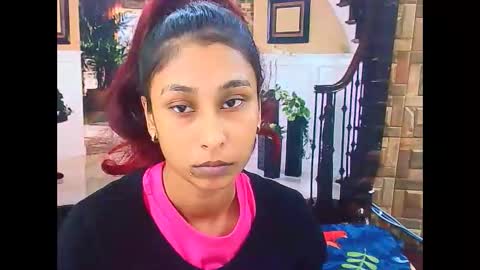 indiansexybutt4u2luv online show from May 20, 2026, 6:19 am