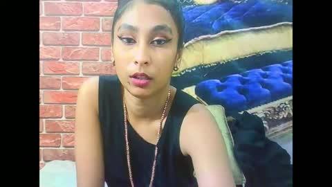 Snapshot of indiansexybutt4u2luv chatting on June 25, 2026, 9:14 am indiansexybutt4u2luv online show from June 25, 2026, 9:14 am