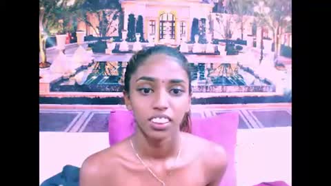 Snapshot of indiansexyslender4u2luv chatting on December 31, 2024, 12:04 pm indiansexyslender4u2luv online show from December 31, 2024, 12:04 pm