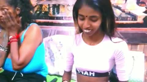 Snapshot of indiansexyslender4u2luv chatting on September 19, 2025, 5:42 am indiansexyslender4u2luv online show from September 19, 2025, 5:42 am