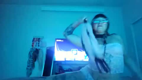 Snapshot of indiecaknox chatting on October 8, 2025, 6:33 am Indieca Knox online show from October 8, 2025, 6:33 am