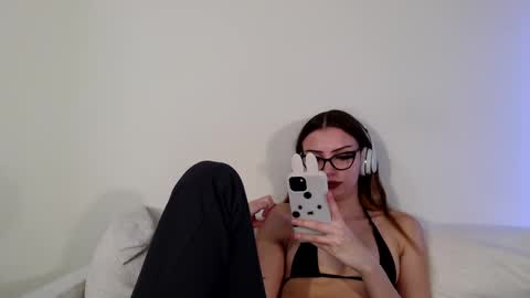 Indigo Elle online show from October 18, 2025, 6:30 pm