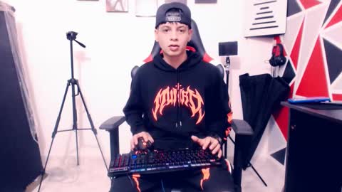 matias online show from November 20, 2025, 7:13 pm