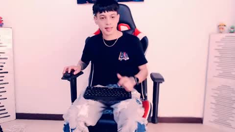 matias online show from April 30, 2026, 3:18 pm