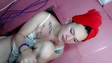 Snapshot of indra_mae chatting on June 5, 2026, 8:53 am Mae online show from June 5, 2026, 8:53 am